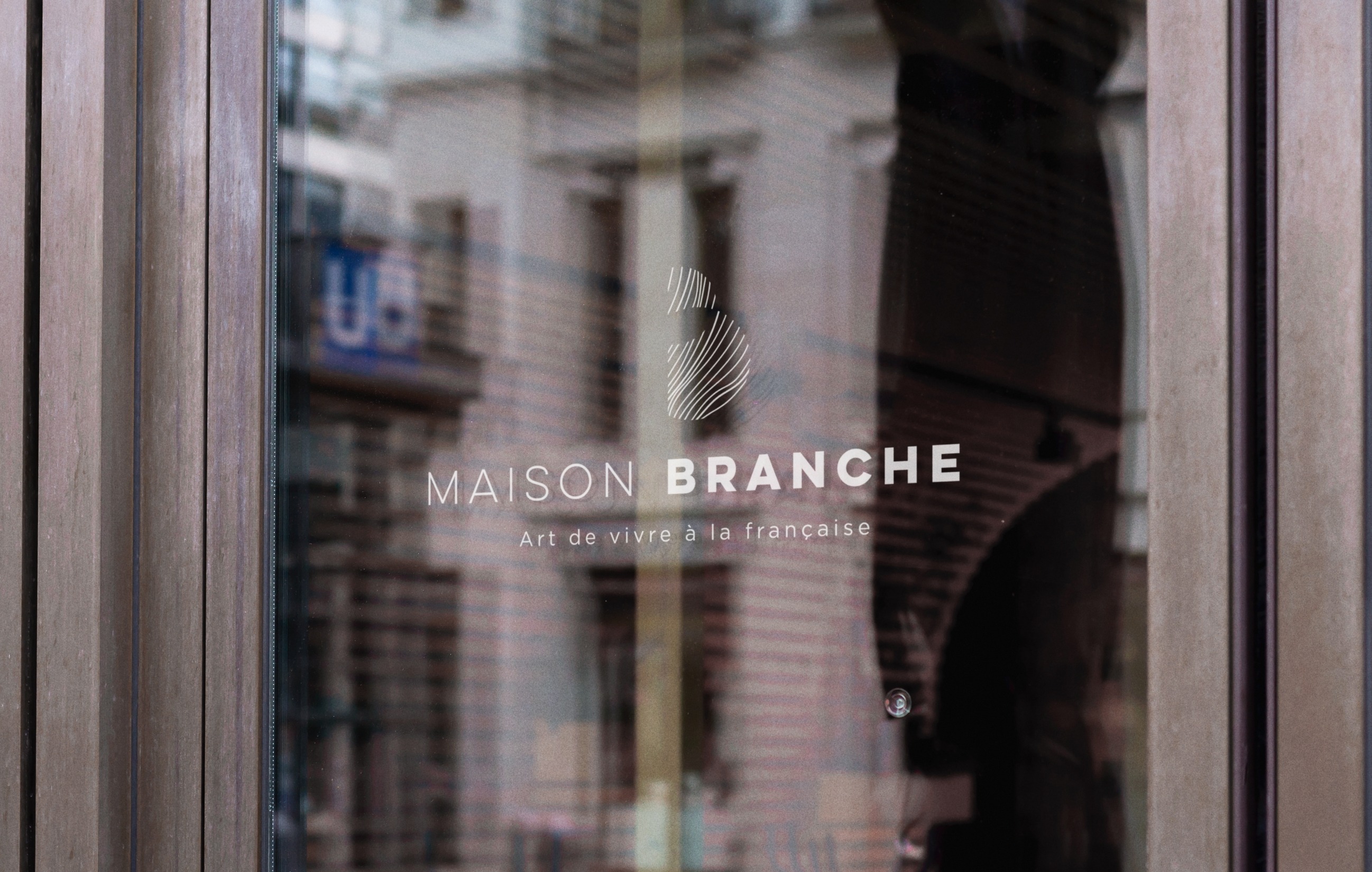 Vitrophanie du logo Maison Branche
