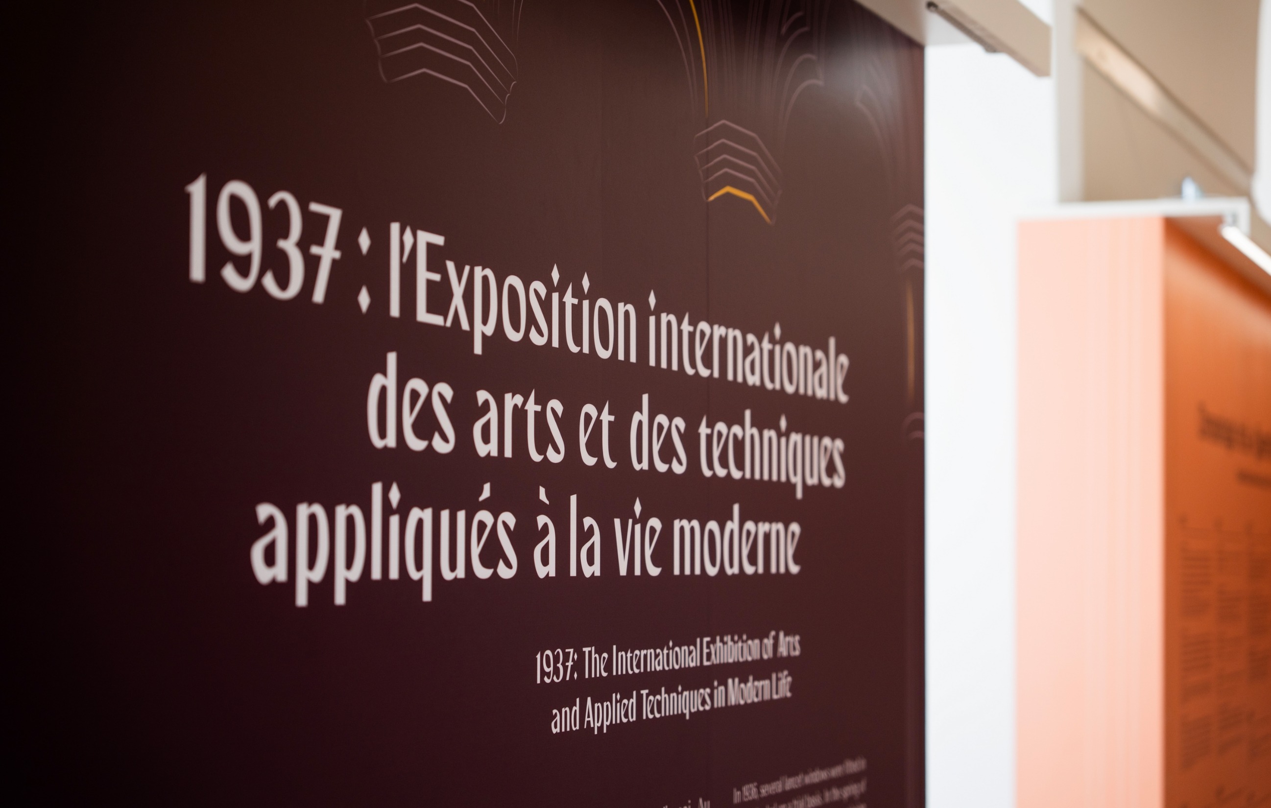 Scénographie exposition Notre-Dame de Paris : la querelle des vitraux