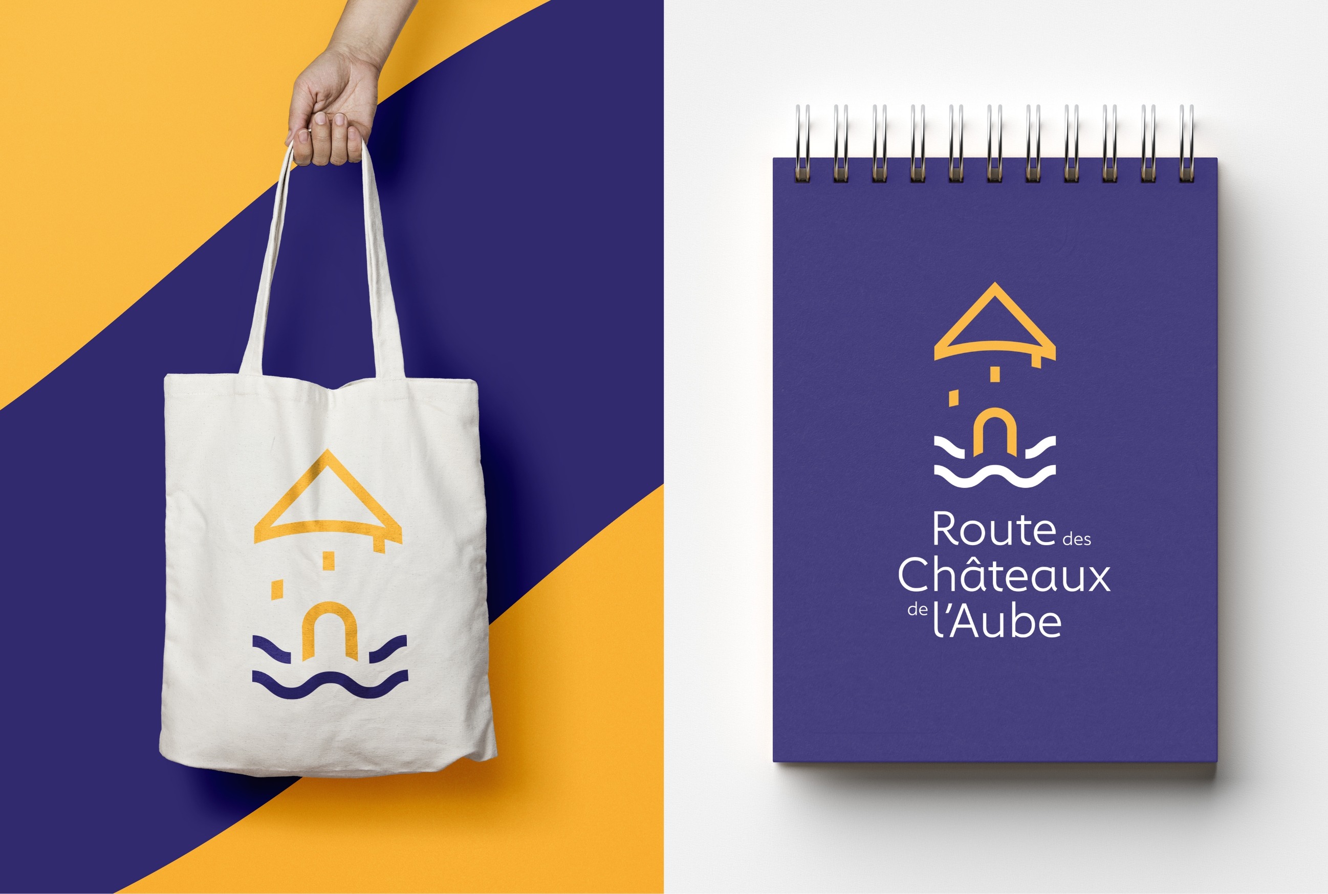 Mise en situation du logo de la Route des châteaux de l'Aube sur tote bag et carnet de notes