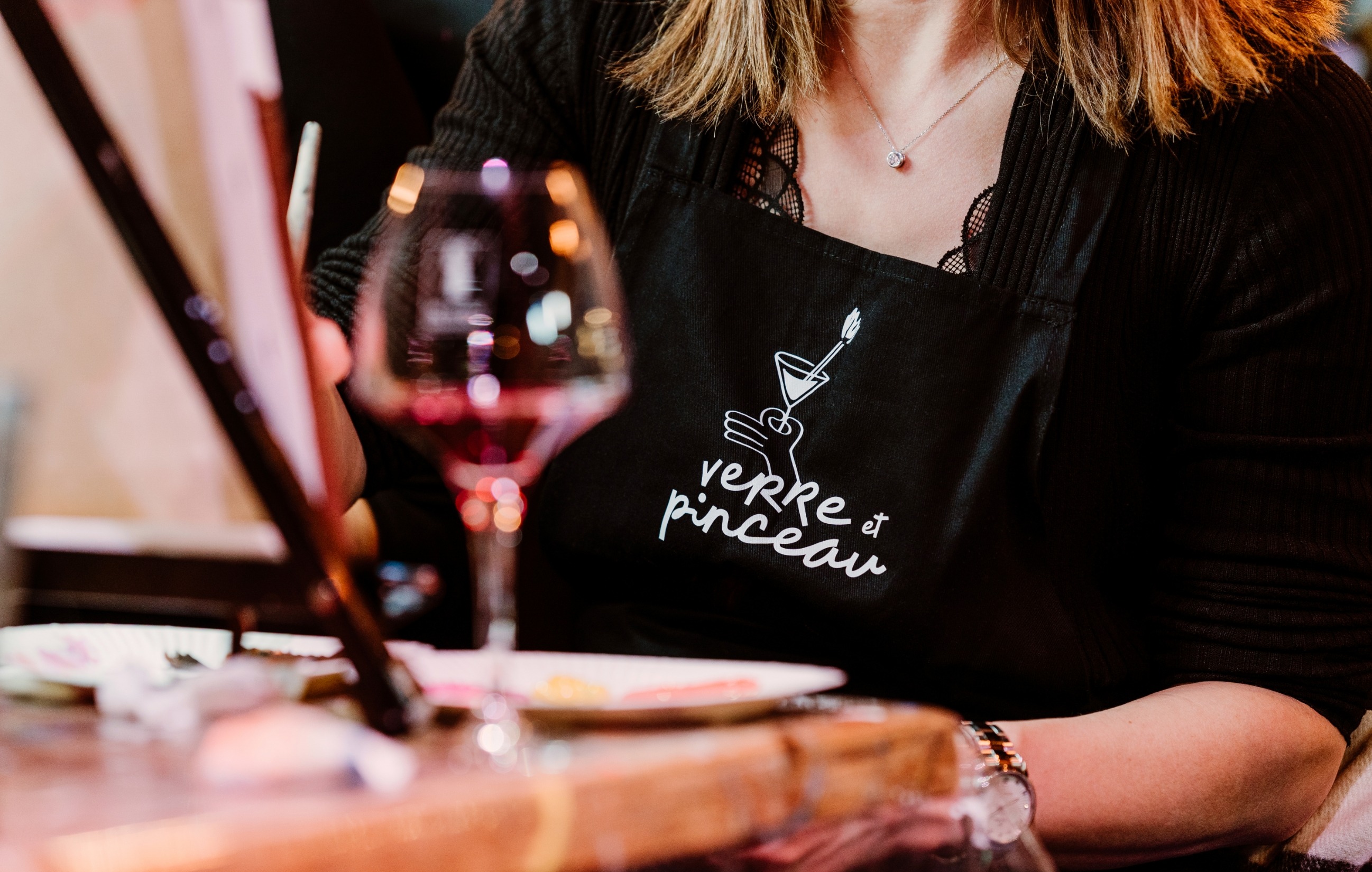 Logo Verre et Pinceau sur tablier